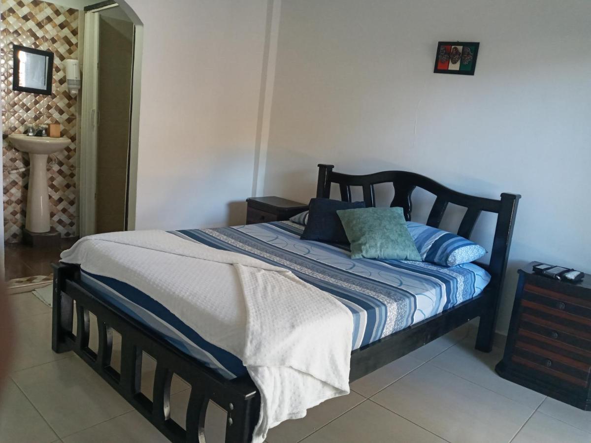 Hostal Cuyagua Palomino Dış mekan fotoğraf