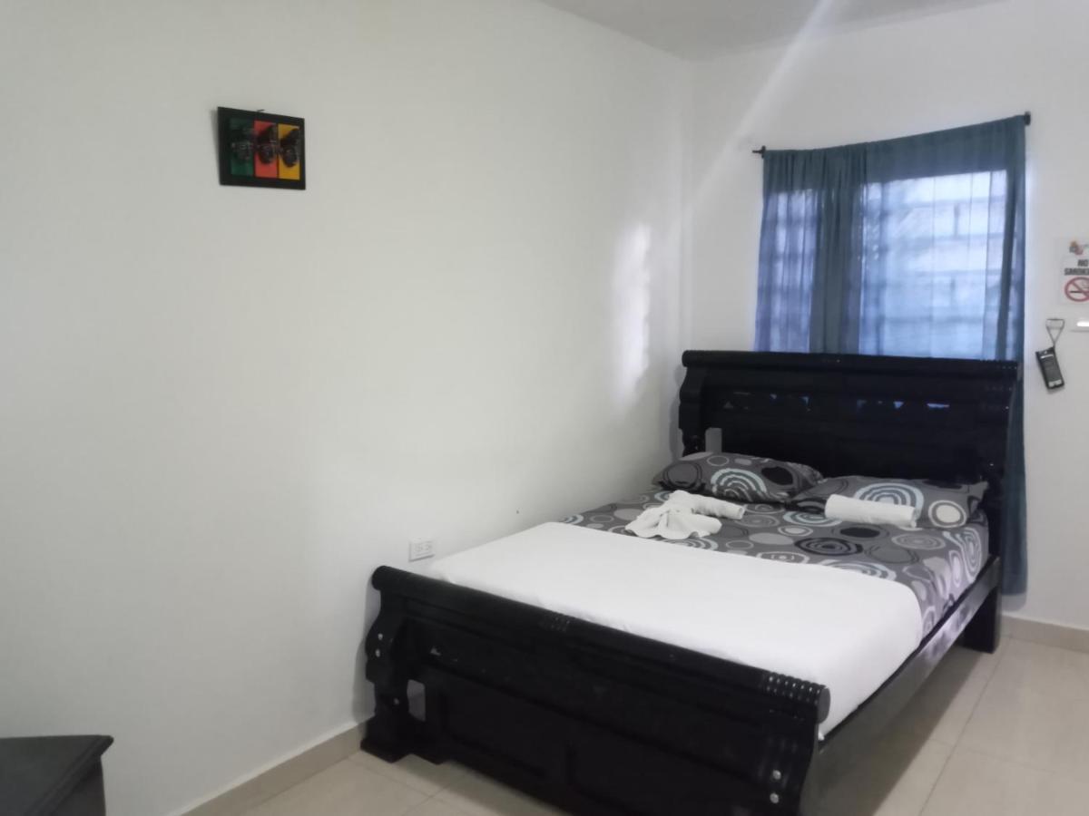 Hostal Cuyagua Palomino Dış mekan fotoğraf